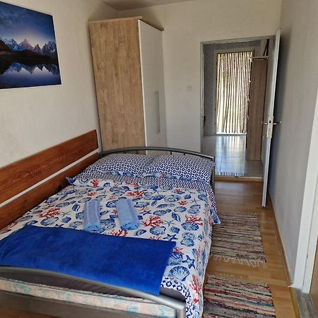 Apartments Nikol Lopar Exterior photo