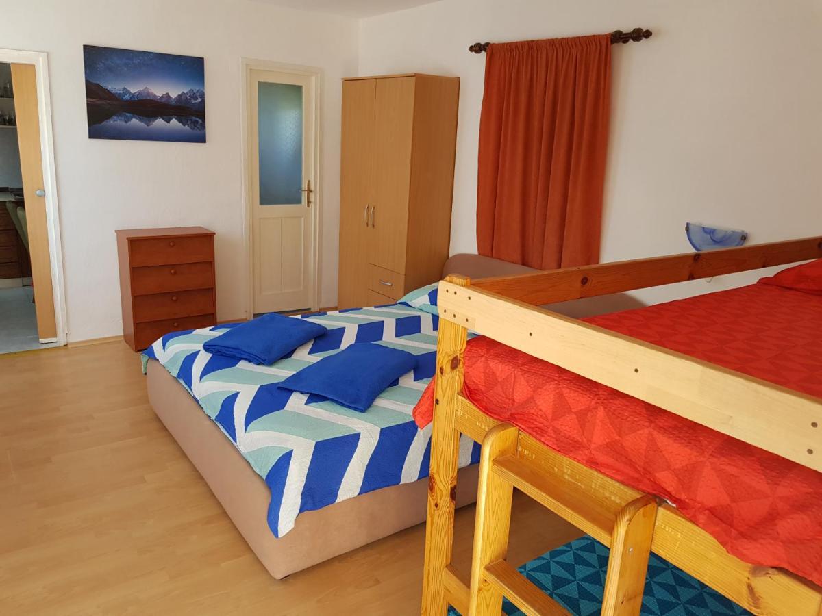 Apartments Nikol Lopar Exterior photo