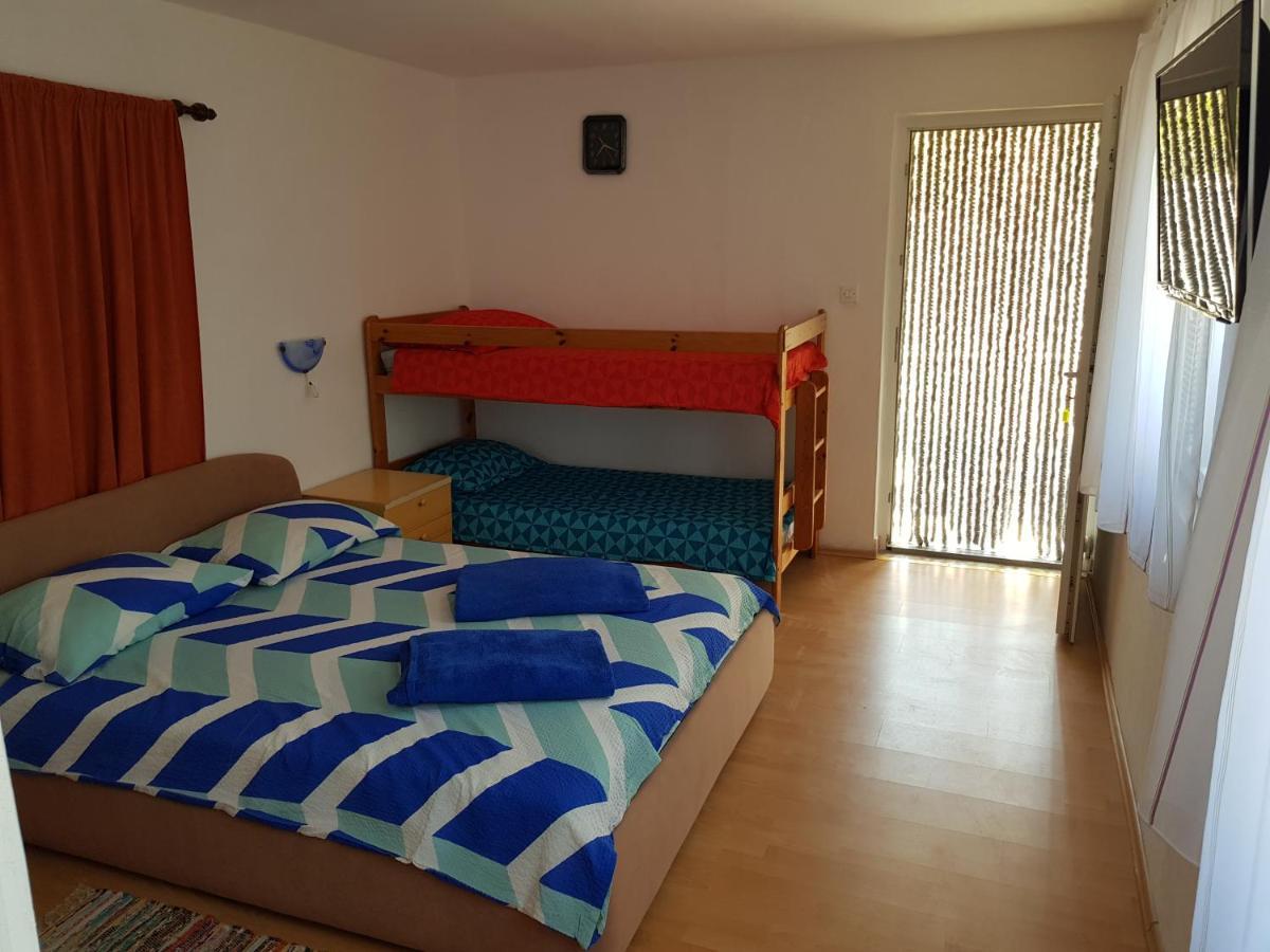 Apartments Nikol Lopar Exterior photo